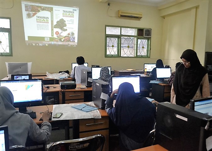 Staff Balai Ikut Kursus Desain Grafis - Kursus Komputer Online Surabaya - PKBPI